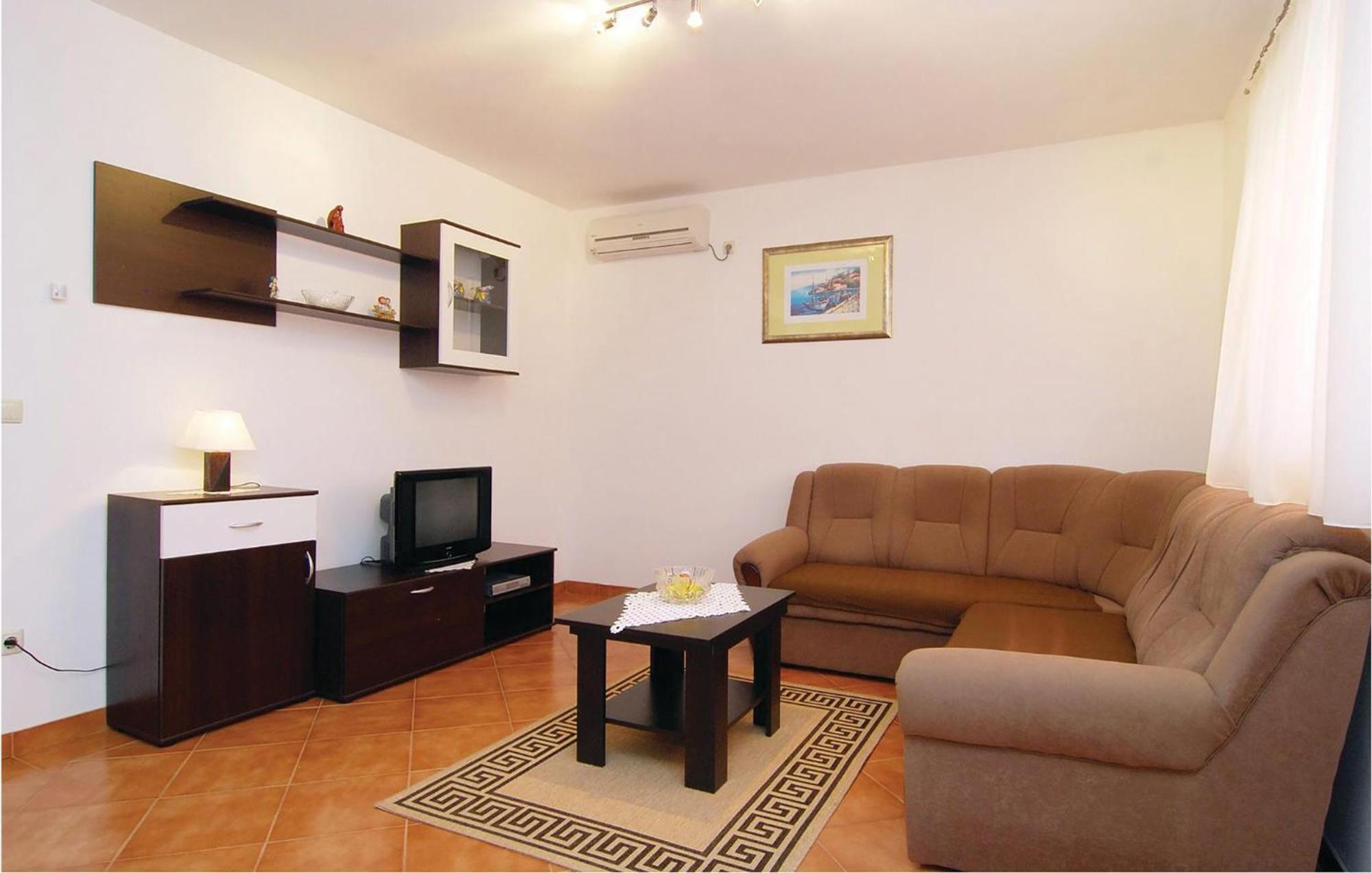 2 Bedroom Nice Apartment In Vir Exterior photo