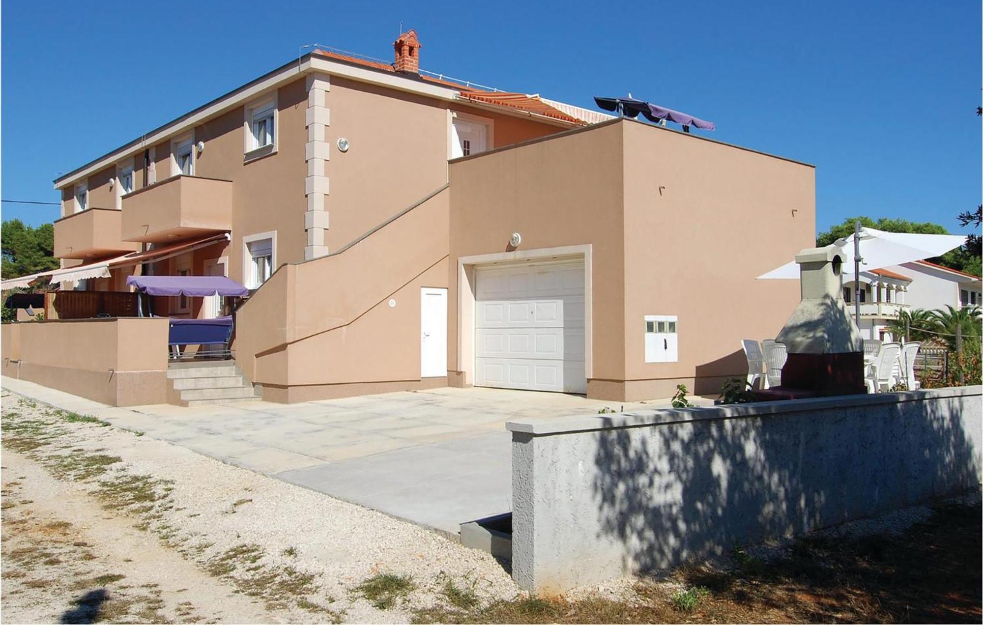 2 Bedroom Nice Apartment In Vir Exterior photo