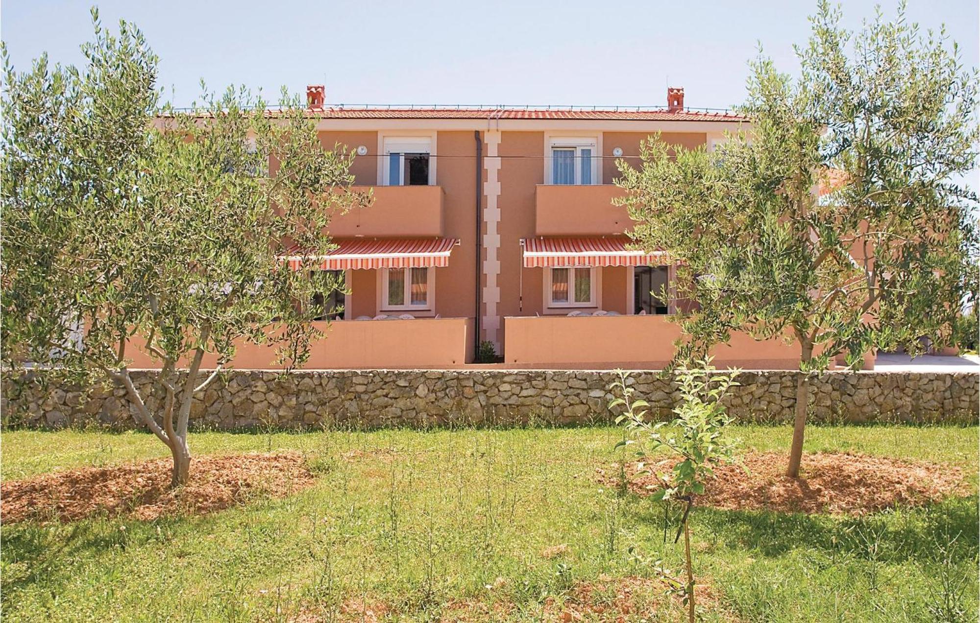 2 Bedroom Nice Apartment In Vir Exterior photo